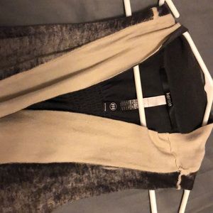 Kensie a symmetrical vest grey ish size M
